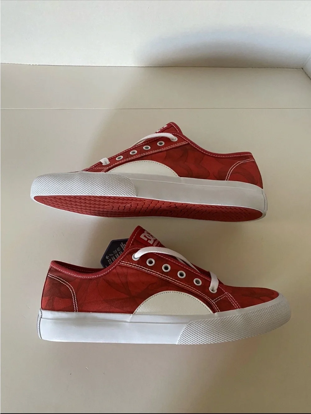 DC Manual S Evan ADYS300629 Mens Red Canvas Skate Inspired Sneakers